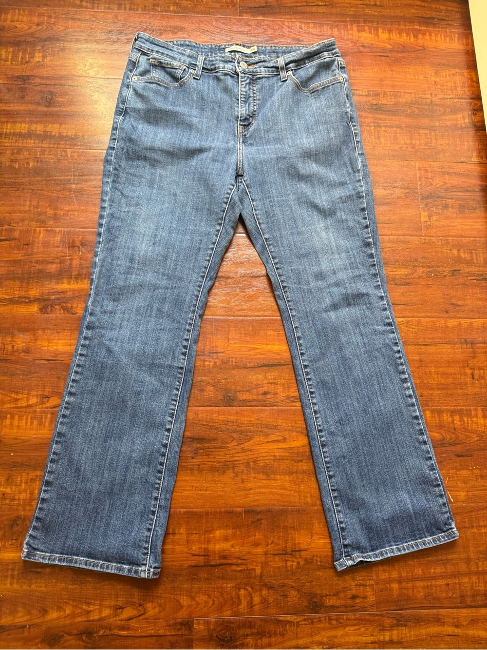 Levi's Women Denim Bootcut Jeans in Medium Blue Wash 16W